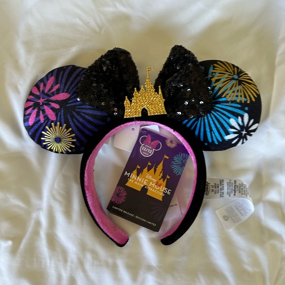 NWT Minnie Mouse Main Attraction Ears (set of 12; Jan - Dec); Limited Edition - Picture 13 of 13